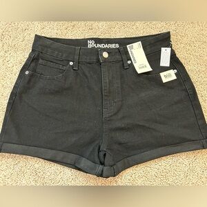 No Boundaries Black High-Rise Denim Shorts NWT Size 10